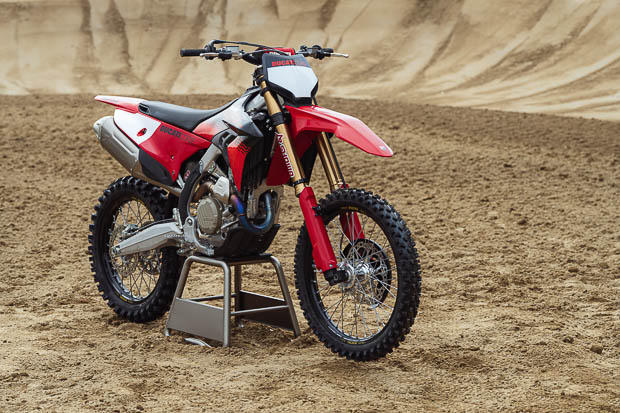 02 my27 ducati desmo450mx factory statics 5 4