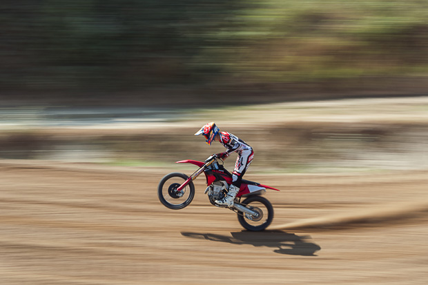 my27 ducati desmo450mx factory action 4 15