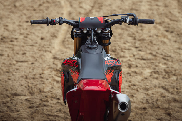 my27 ducati desmo450mx factory details 1 2
