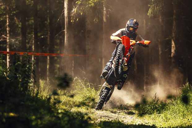 759241 2027 ktm 450 exc f 6days action exc 6days range action 10