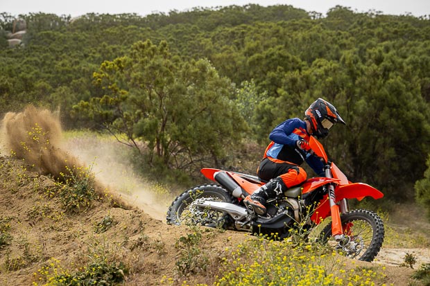 749307 2027 ktm 350 xc f action action action 15
