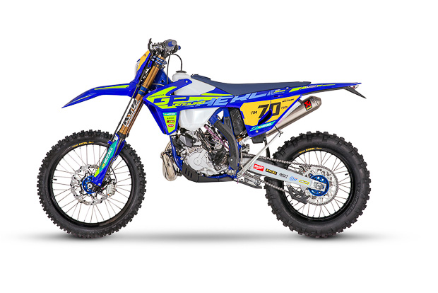 5 300 se holcombe replica 1200x800 11