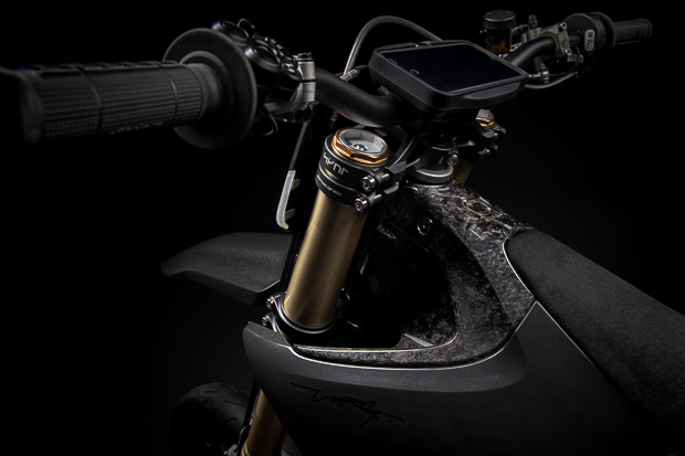 skoll black sm studio pictures engraving 2 7