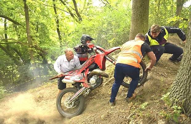 2026 08 01 ambiente helfer auffahrt kopie