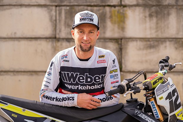 667b1353a32d4b3cb8e05b81b39967bd