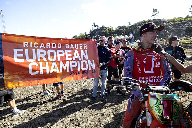 bauer swe champion emx125
