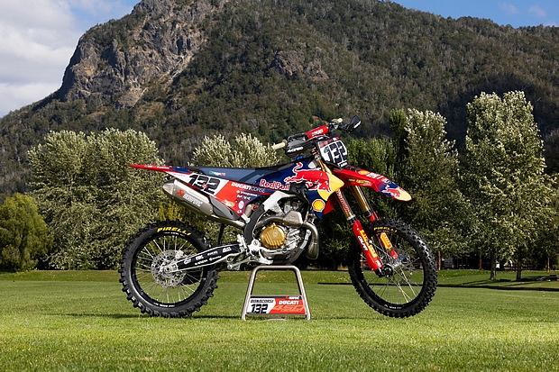 ducati red bull 20 scaled