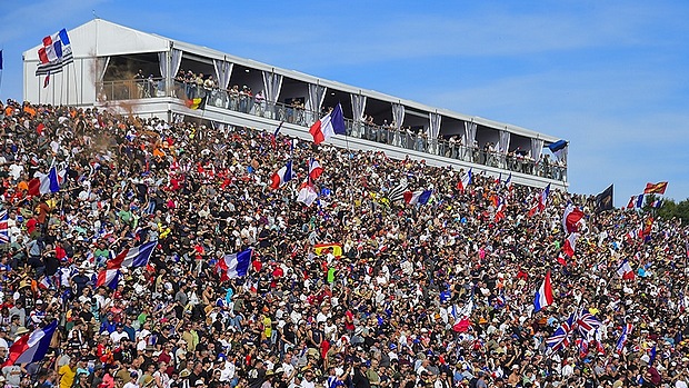 ernee crowd