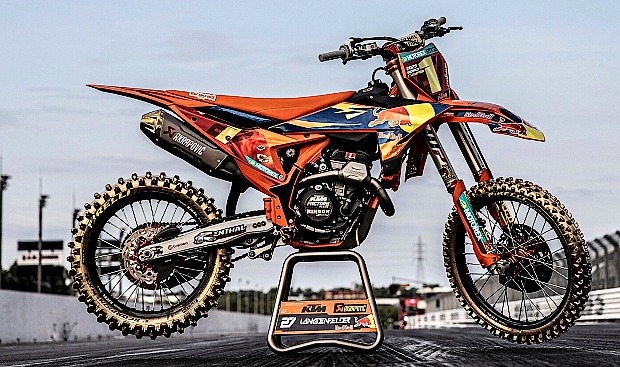 längenfelder title winning bike