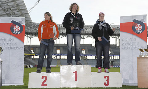 2011-5-em-podium_woman